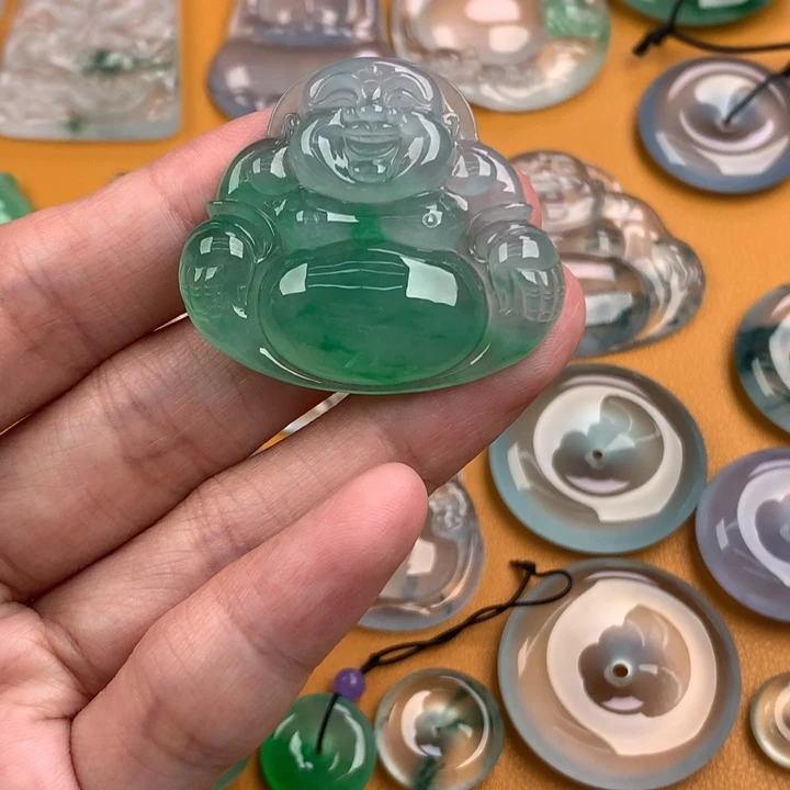 颈饰未镶嵌翡翠….