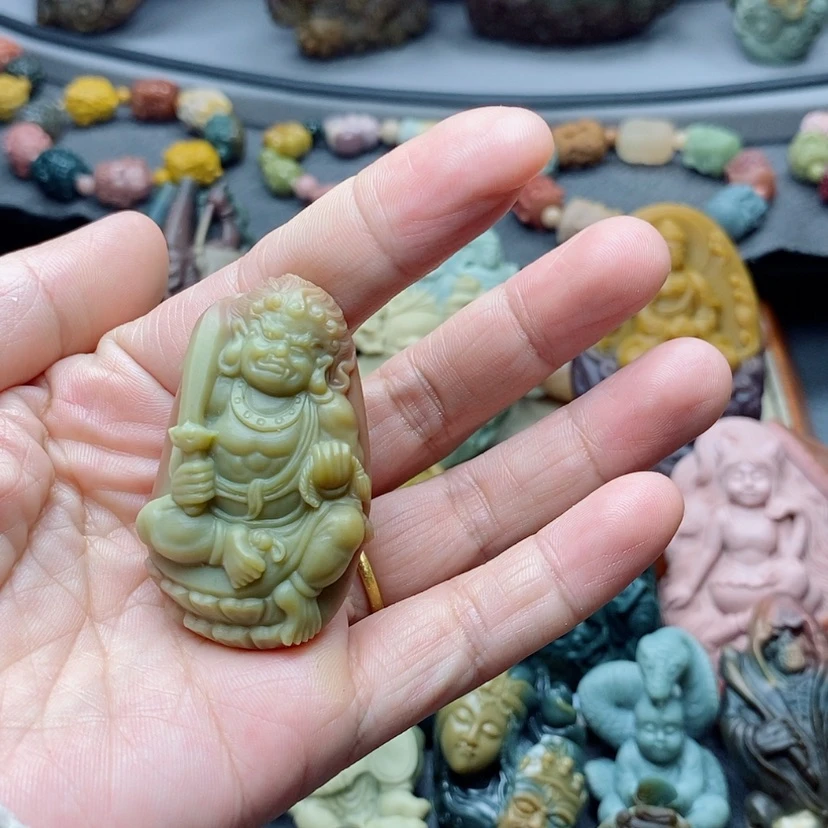 【闪购商品】定制石英质玉吊坠未镶嵌