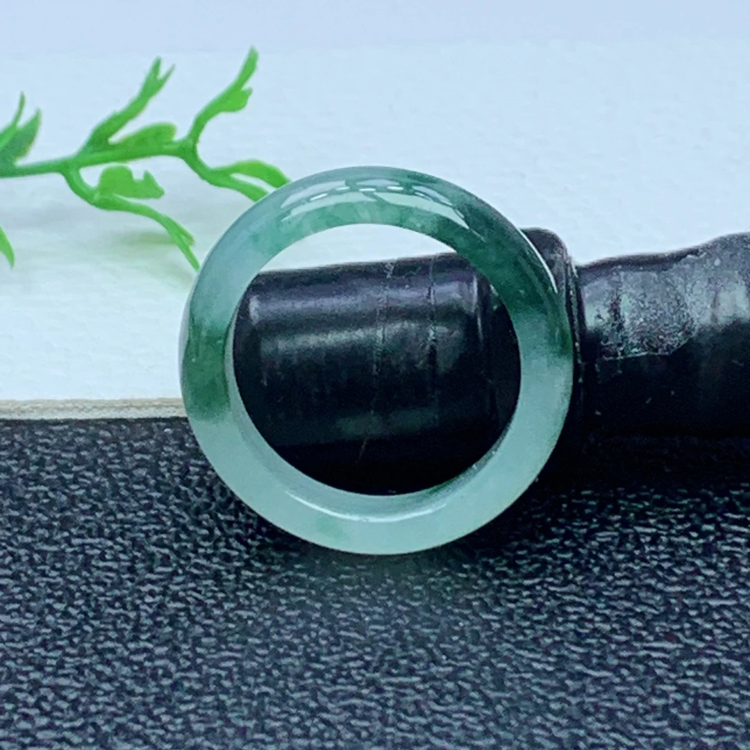 缅甸天然A货翡翠  飘花素面玉戒圈戒指 内径 18mm 编号293