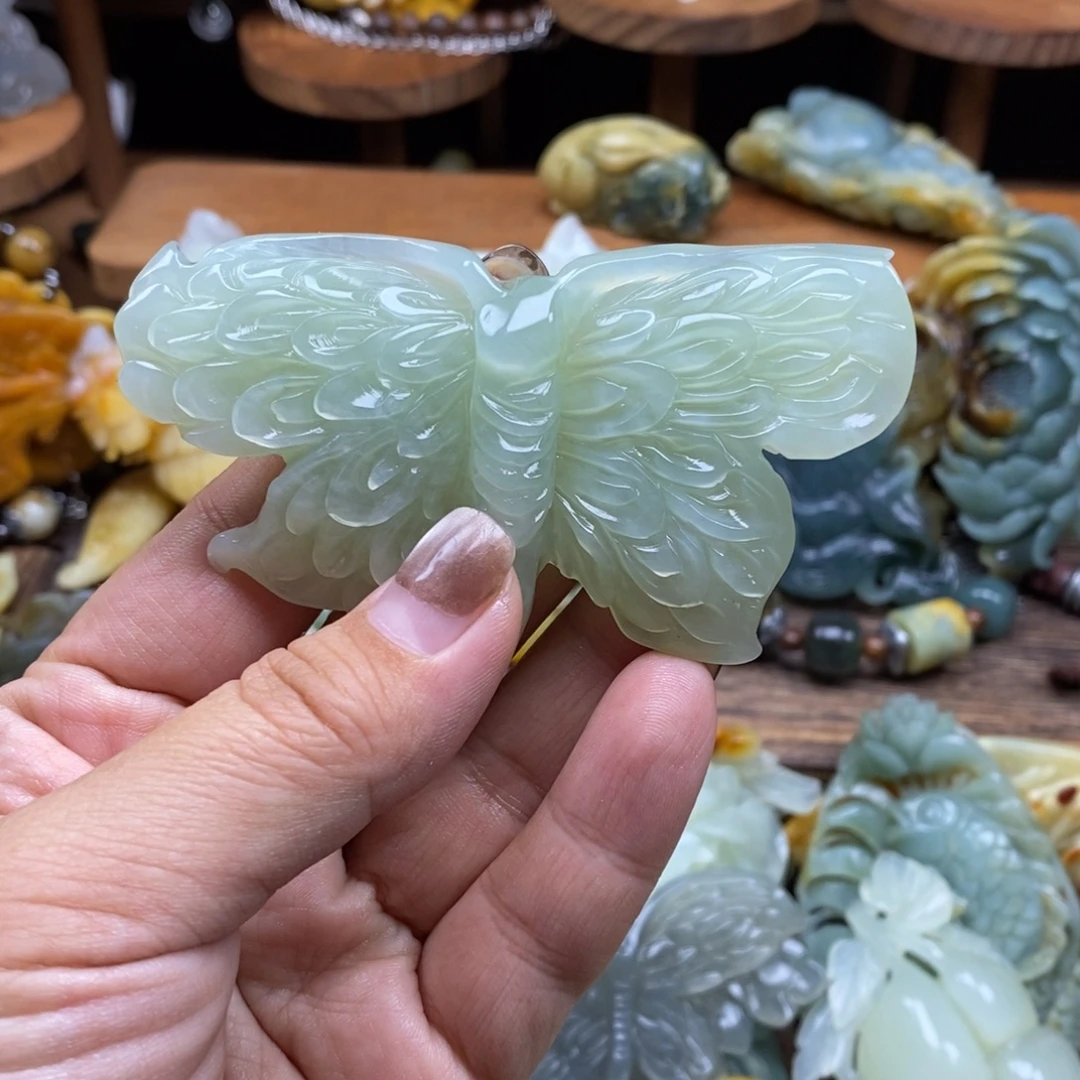 岫玉未镶嵌吊坠(赠链)