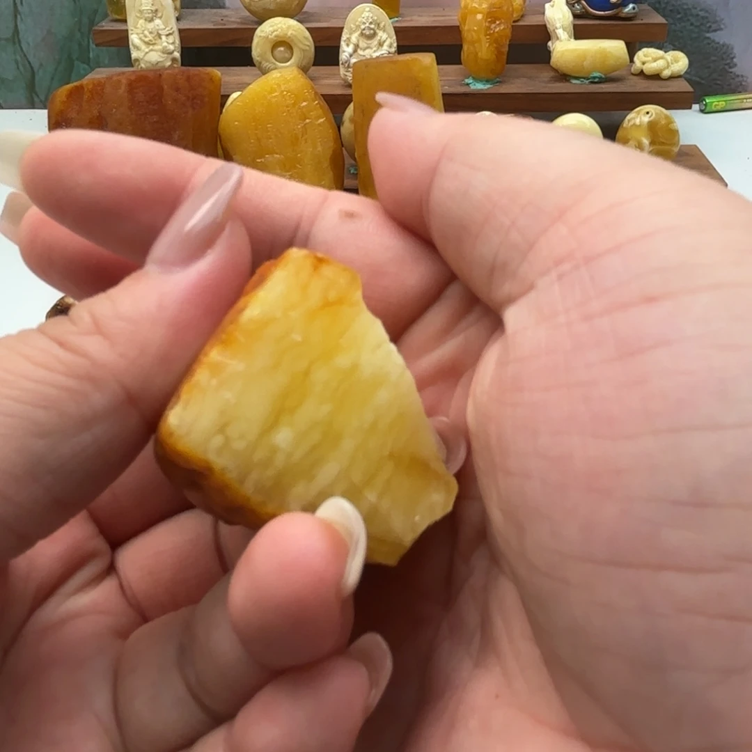 定制琥珀未镶嵌蜜蜡