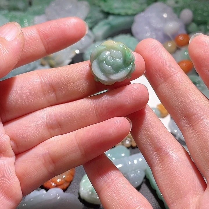 颈饰未镶嵌翡翠天