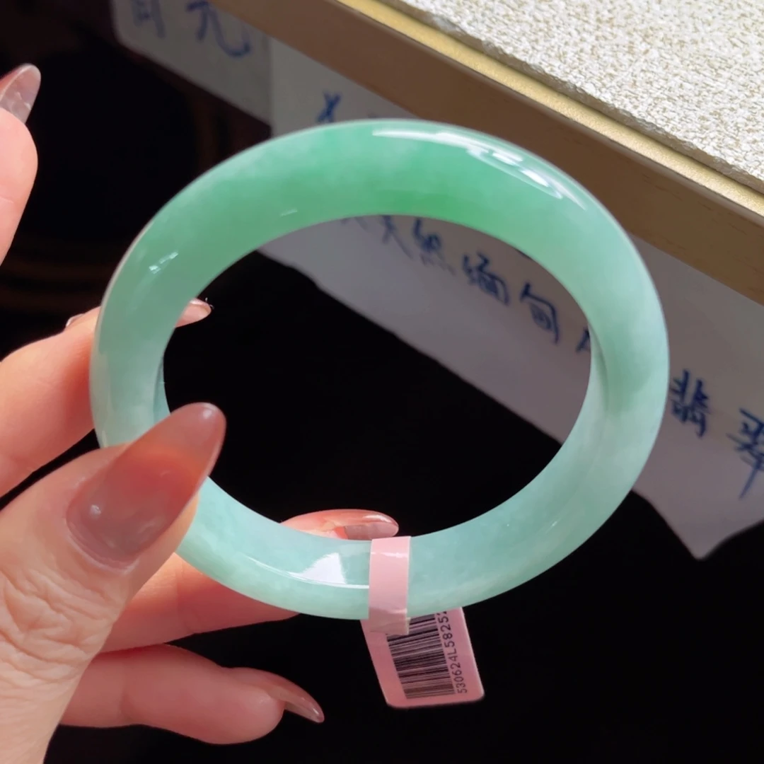 翡翠未镶嵌手镯手镯