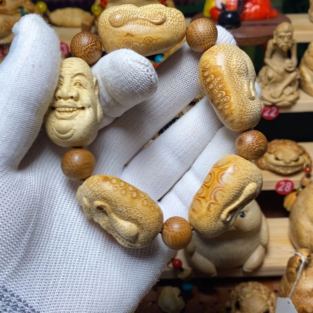 竹根雕喜怒哀乐愁手串