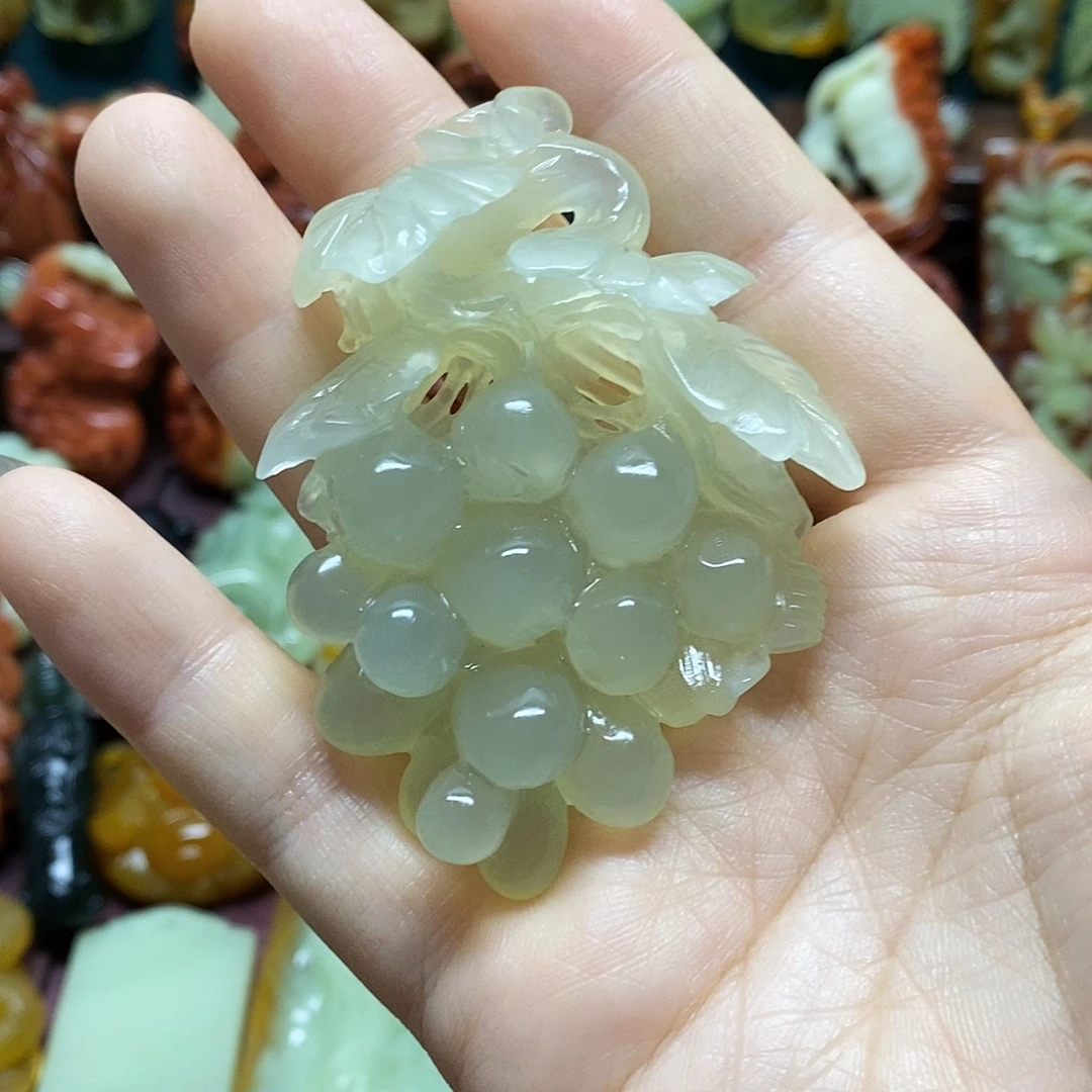 岫玉未镶嵌吊坠(赠链)