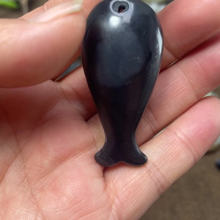 和田玉未镶嵌把件