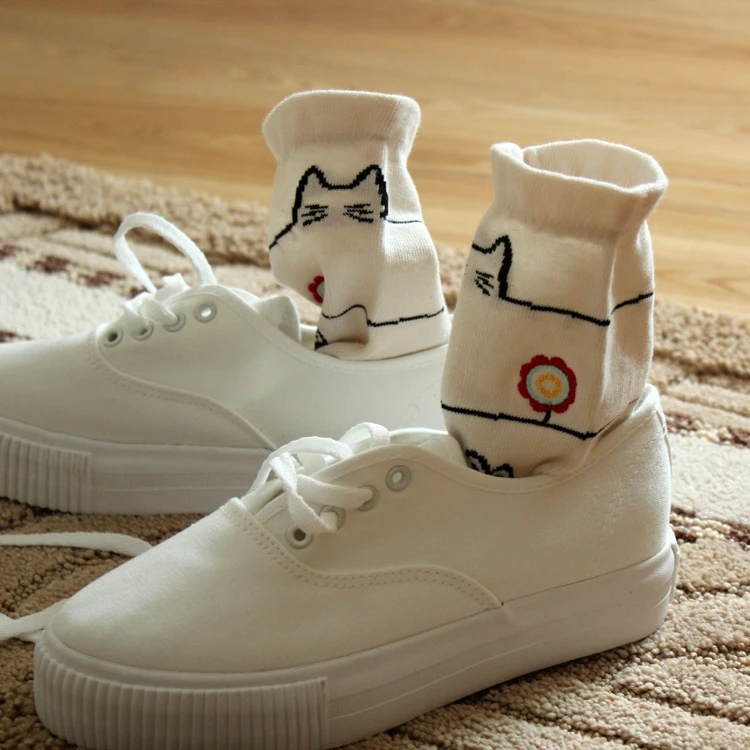 内田宽口不勒女五指袜女款棉秋冬堆堆袜刺绣提花个性可爱五指袜子