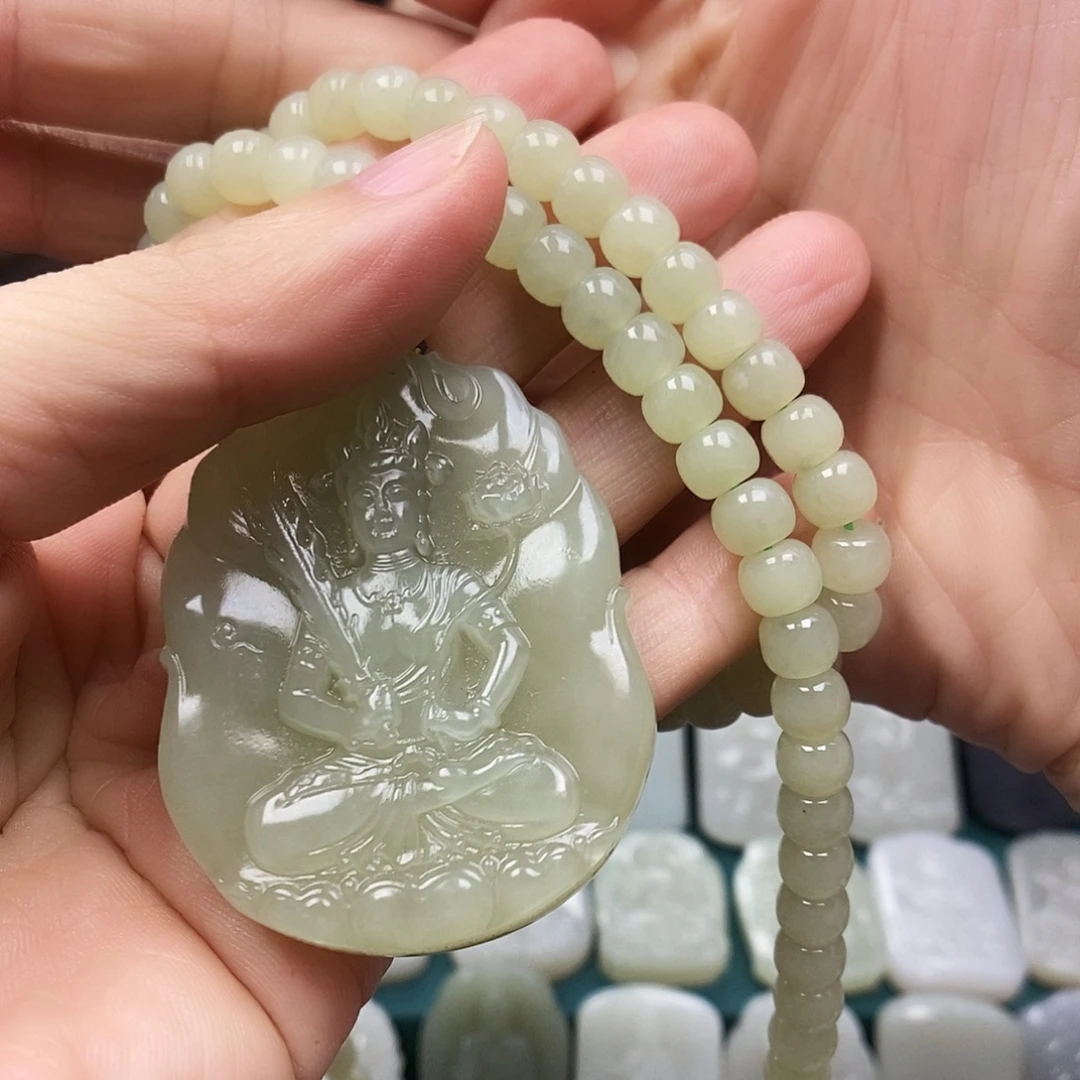 南***巅和田玉未镶嵌颈饰