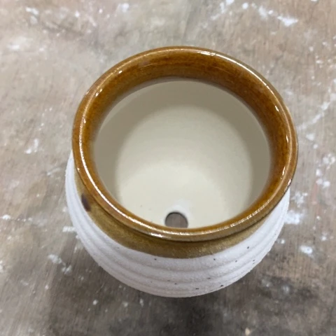 陶瓷磨砂小盆白色2223333