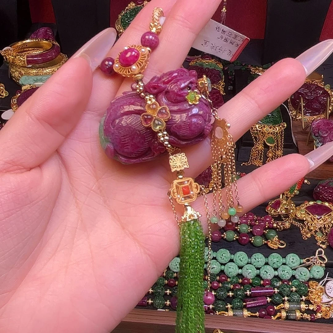 银S925镀金镶嵌红宝石颈饰