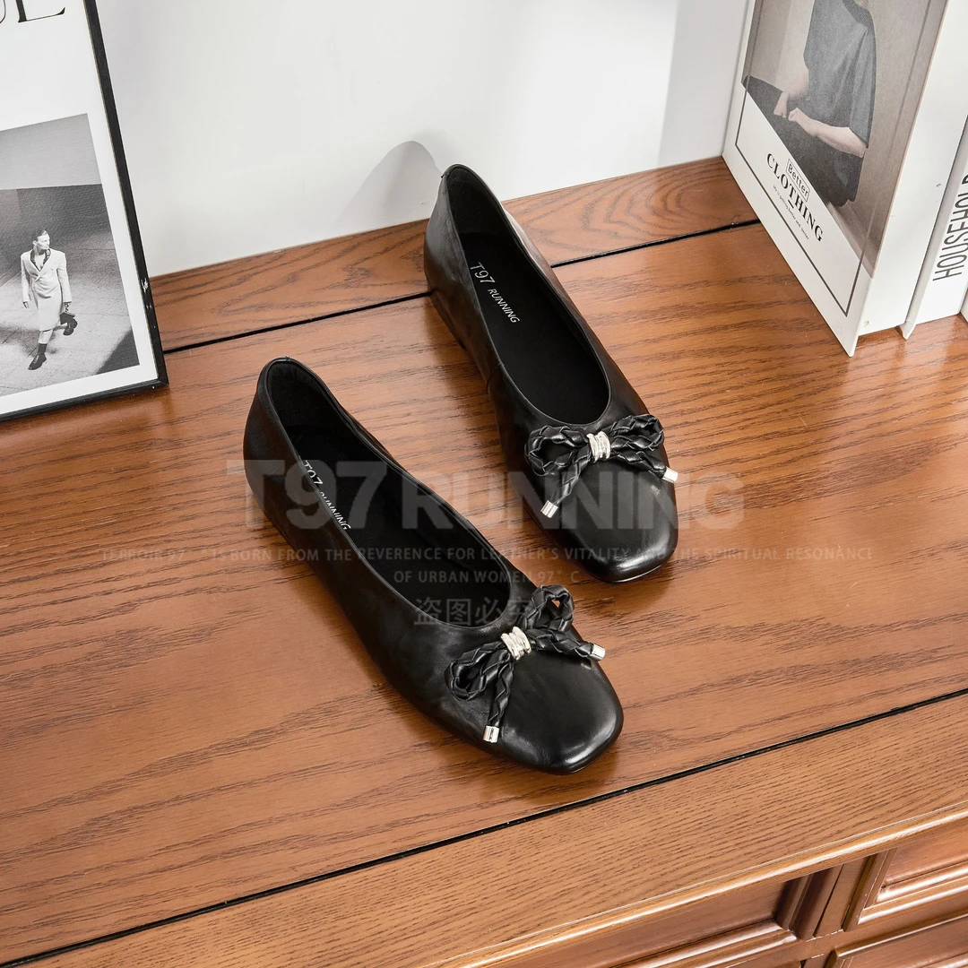 2025夏季新款法式时尚百搭中跟圆头浅口镂空单鞋女X0284