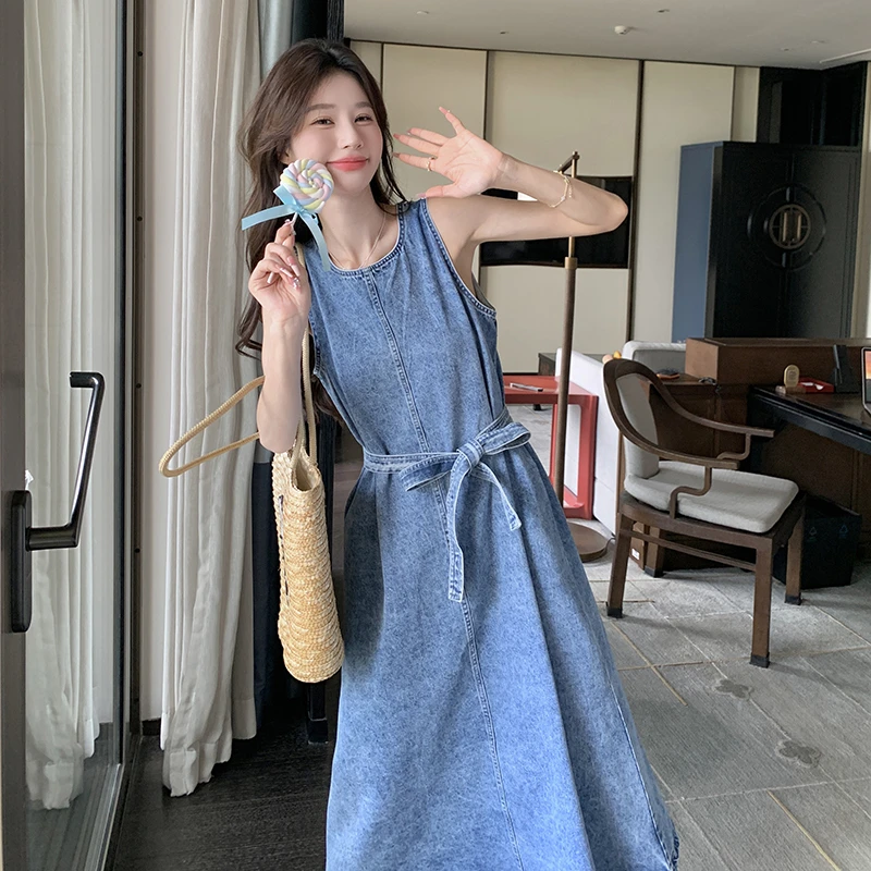 蓝色复古无袖背心裙女2025夏季新款韩版洋气设计感减龄牛仔连衣裙