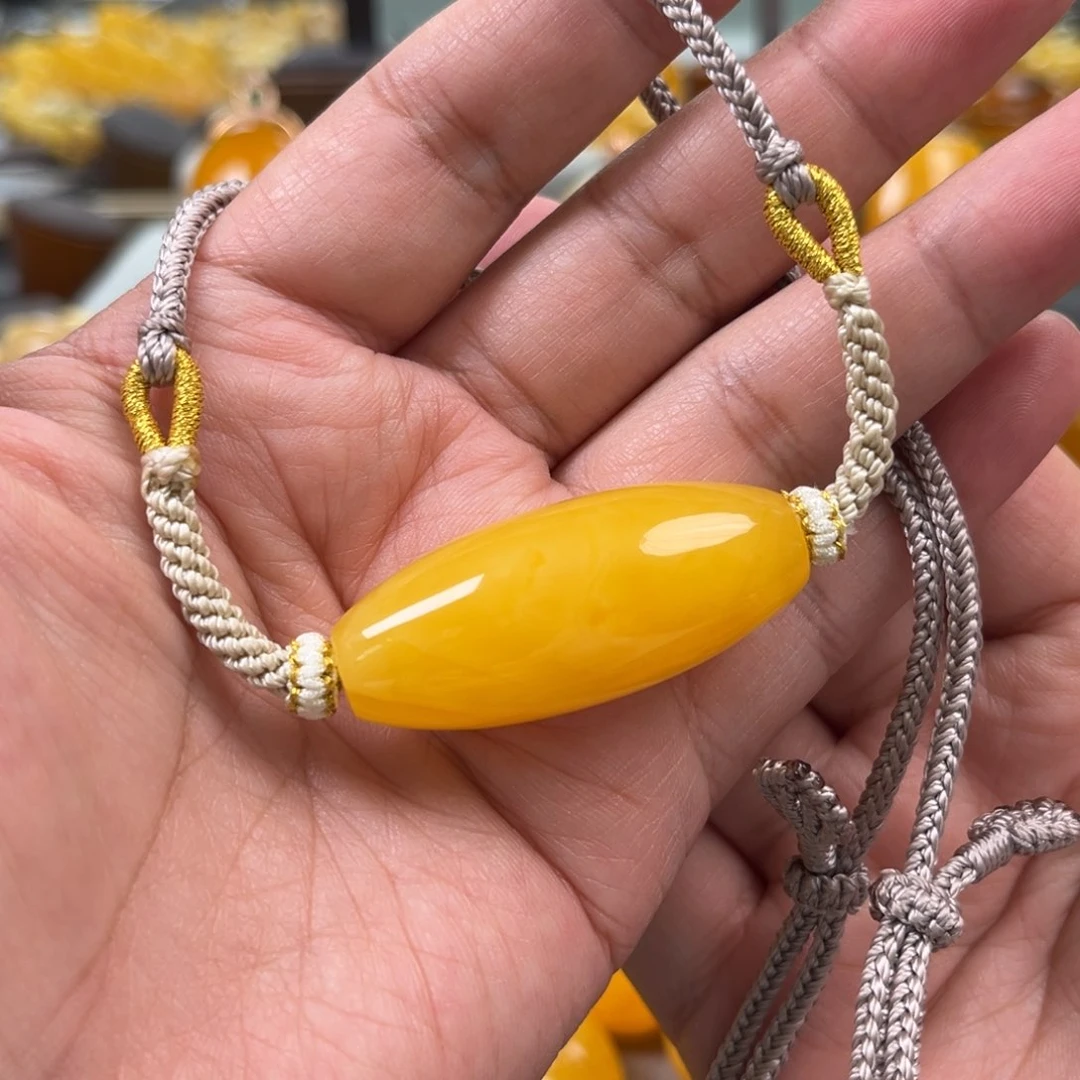 蜜蜡未镶嵌珠宝奇石