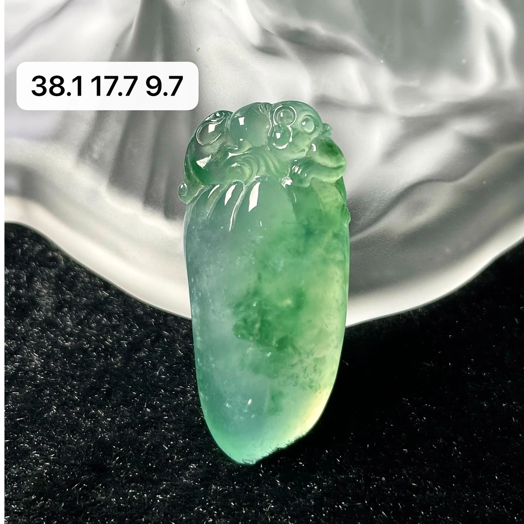 天然a货缅甸翡翠猴瓜吊坠