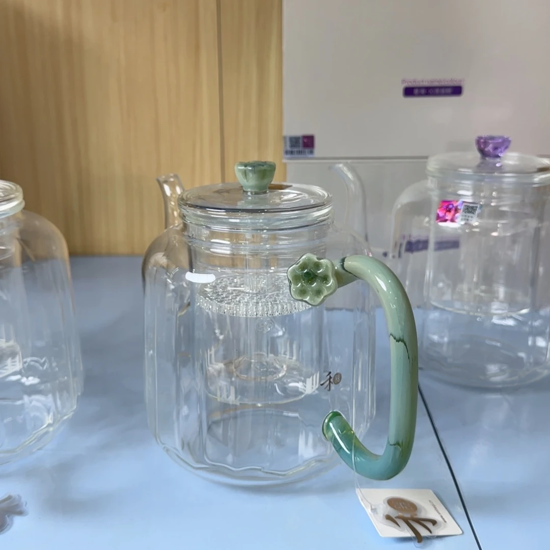清***允禾器莲君壶凤颜青玉