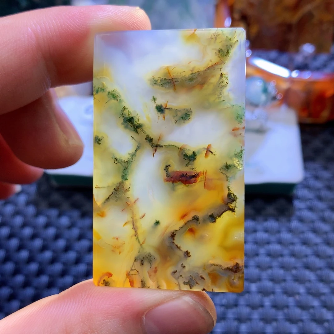 未镶嵌颈饰玛瑙/玉髓杨*