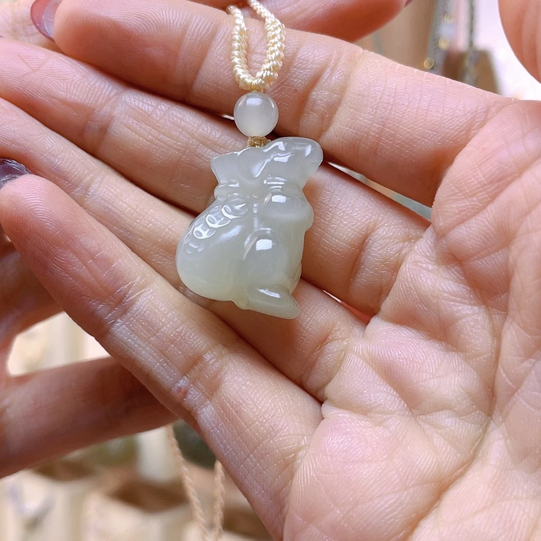 和田玉吊坠(赠链)未镶嵌樱****.