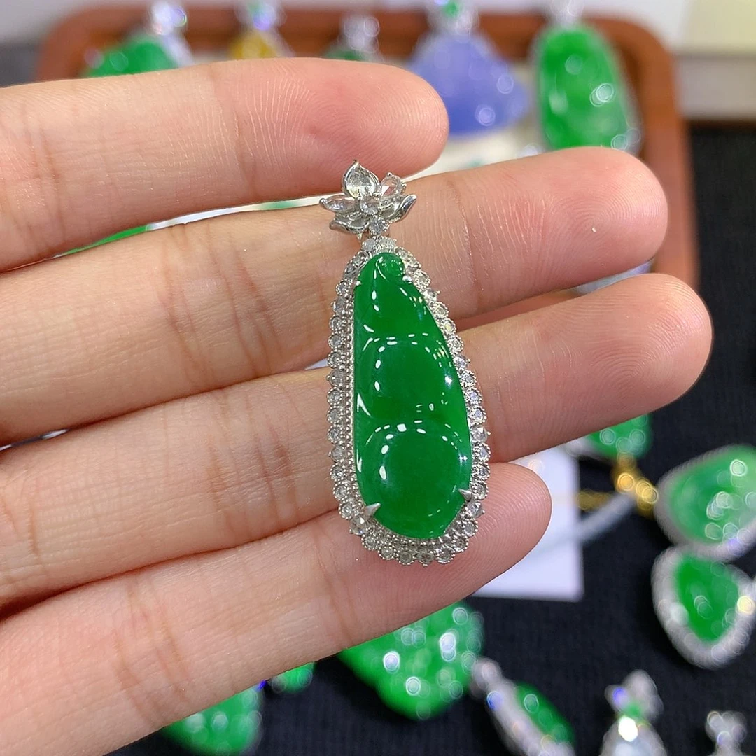 【闪购商品】吊坠(不含链)18K金镶嵌翡翠福豆