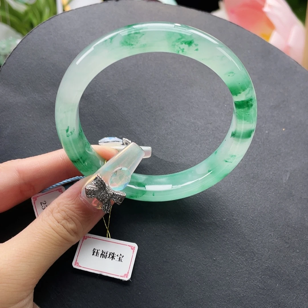 石英质玉手镯未镶嵌62.2