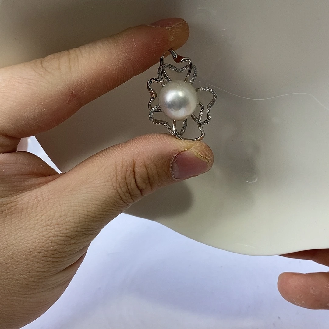 颈饰银S925镶嵌淡水珍珠