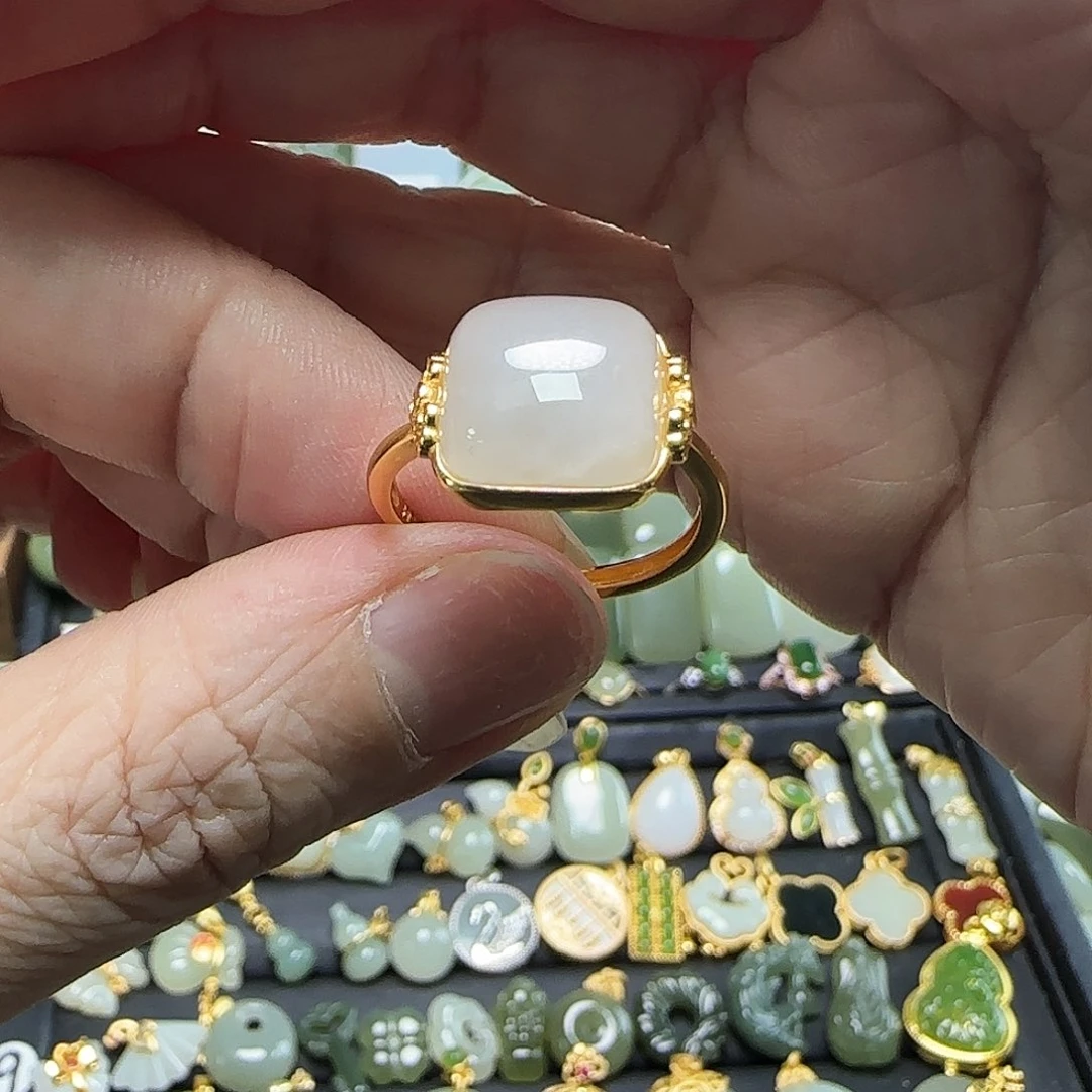 银S925镶嵌戒指和田玉?
