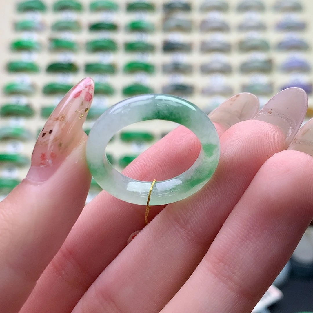 翡翠未镶嵌戒指港18