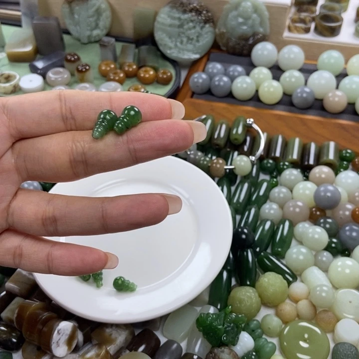 未镶嵌和田玉珠宝半成品风****人