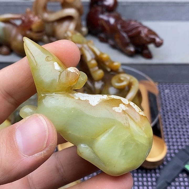 未镶嵌蛇纹石玉颈饰