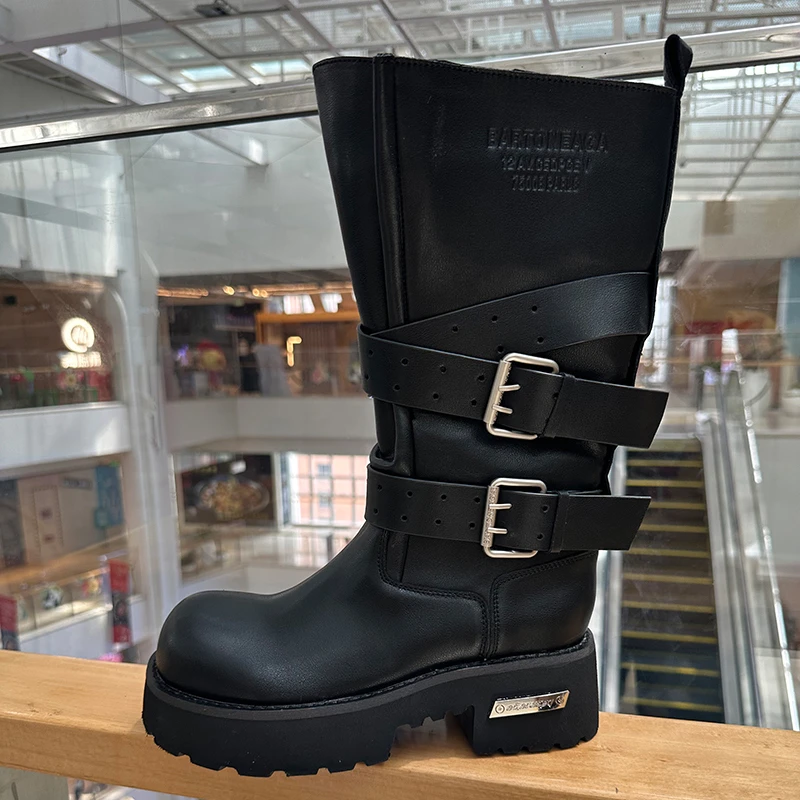 机车风马丁靴女2025新款皮带扣暗黑靴毒液粗跟厚底单里中筒骑士靴