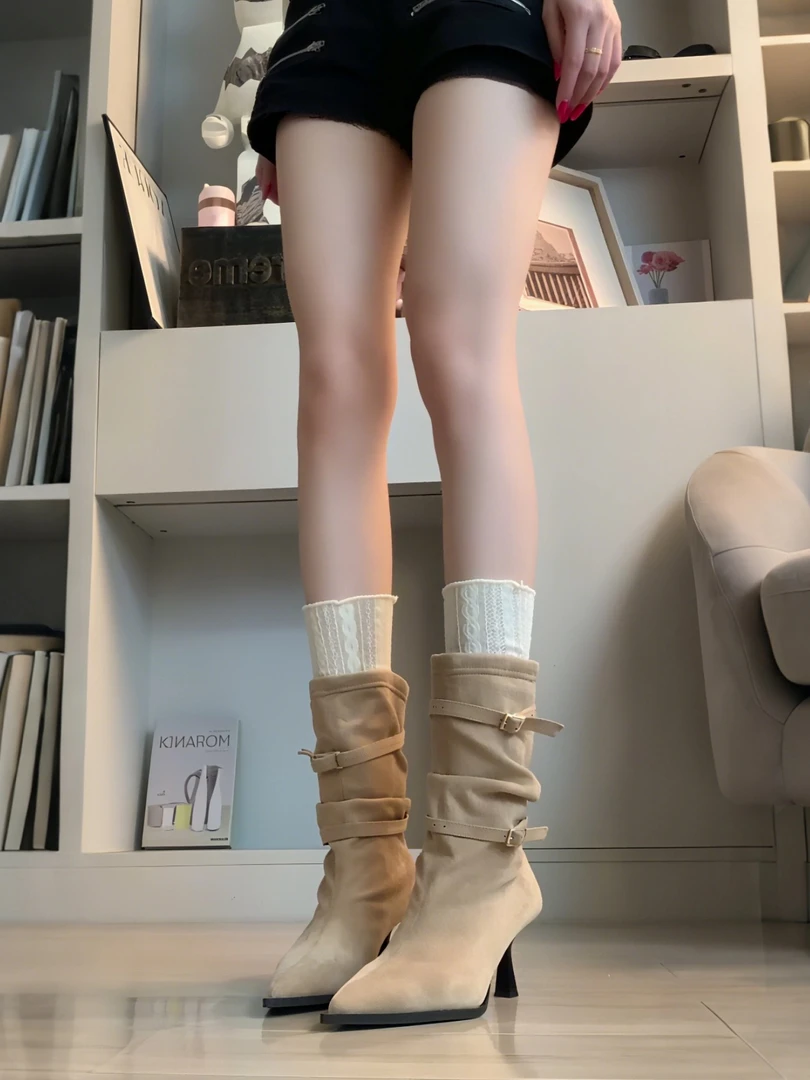 中筒靴细跟百搭西部牛仔靴女2025新款短靴时装扣带绒面褶皱堆堆靴