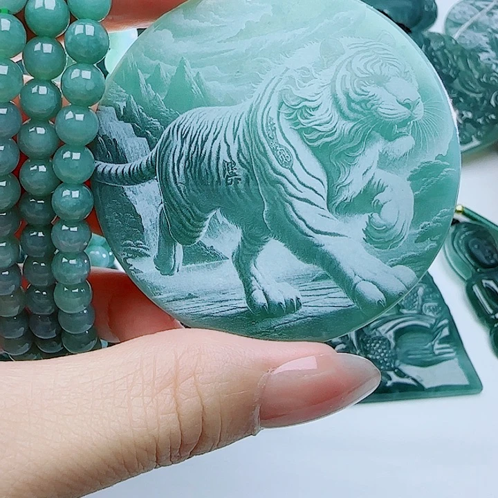 翡翠未镶嵌颈饰多样性发货天然的A货翡翠