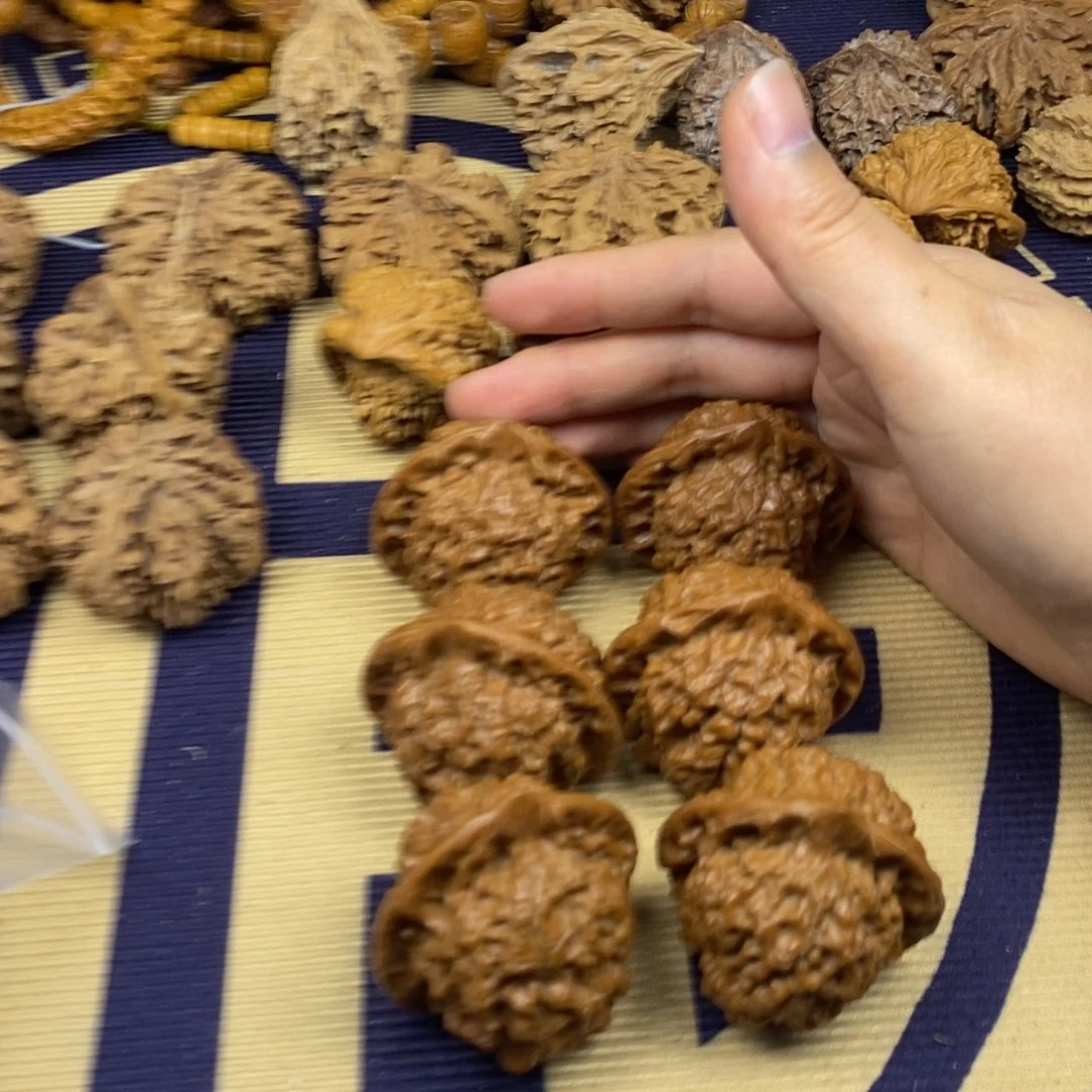 文玩核桃吊坠三对王勇