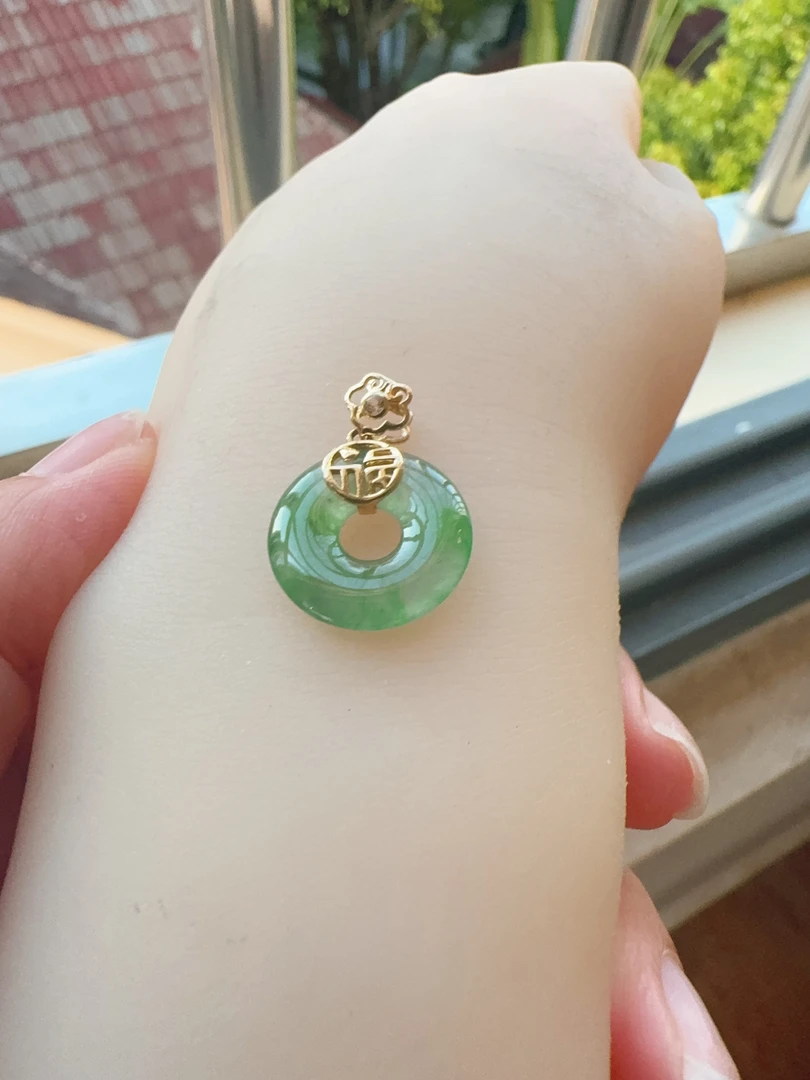 清远地震 缅甸A货满绿甜甜圈18K镶嵌吊坠14.9/2.7