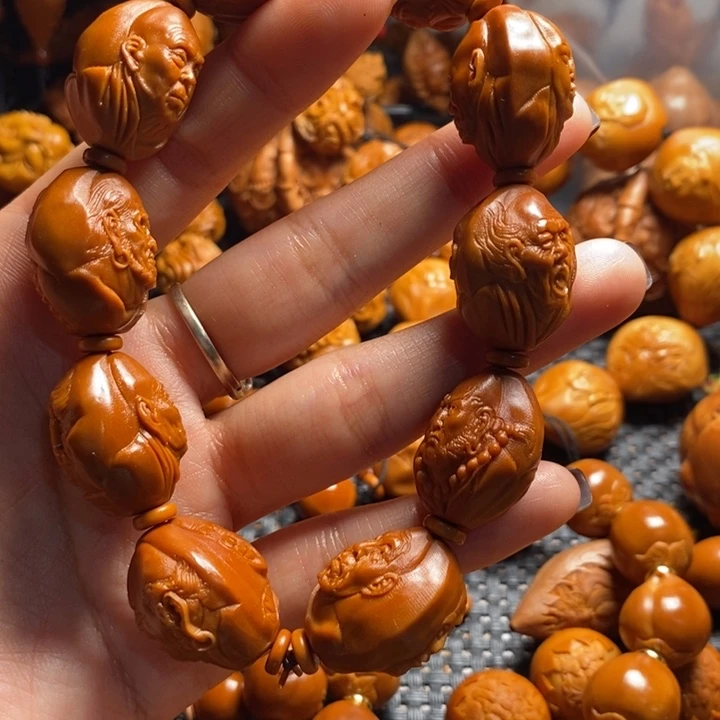 吊坠橄榄核浮雕罗汉