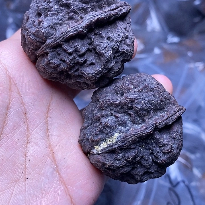 文玩核桃吊坠    38