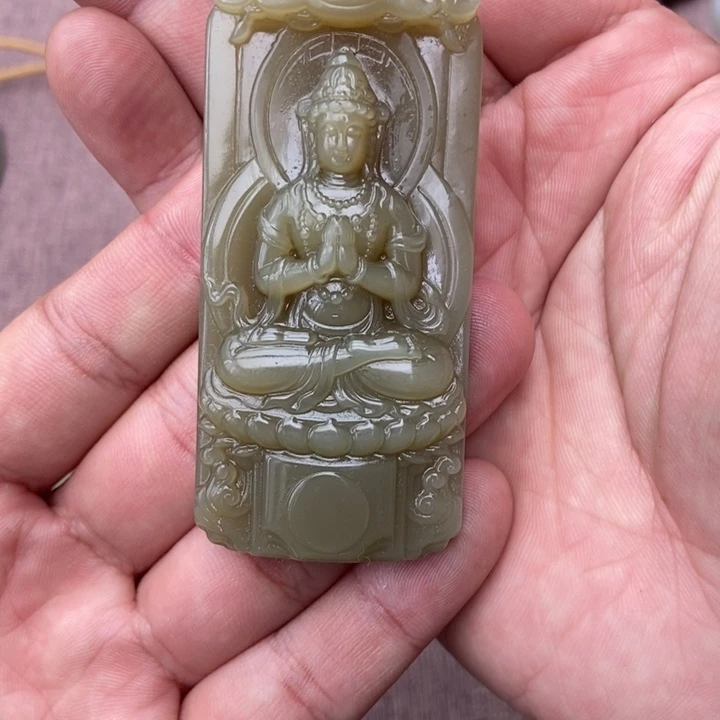 让***儿和田玉未镶嵌颈饰
