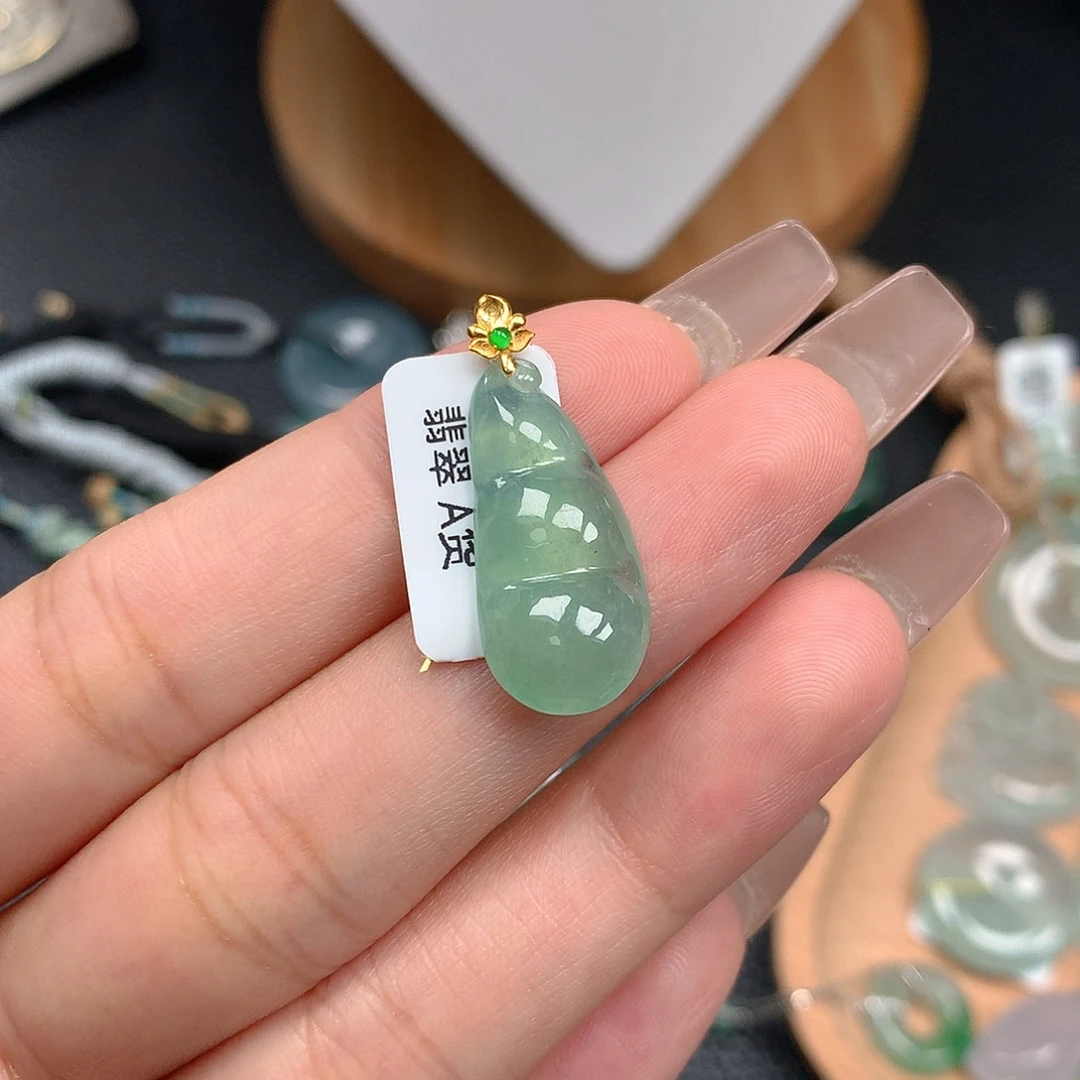 吊坠(不含链)18K金镶嵌翡翠