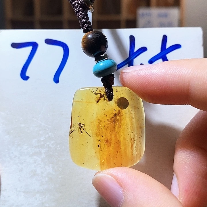 未镶嵌颈饰琥珀琥珀虫珀包挂