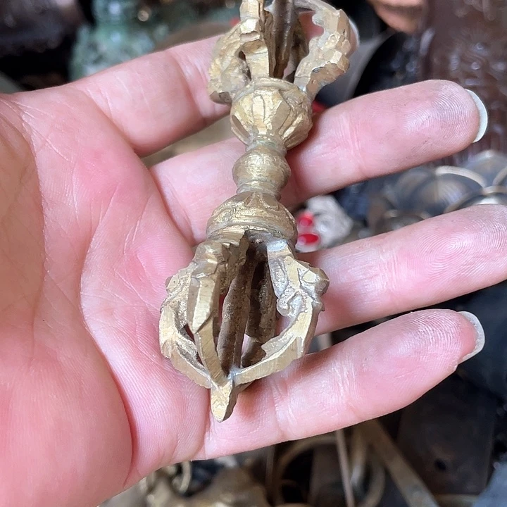 孙*胜闪电购铜摆件工艺品