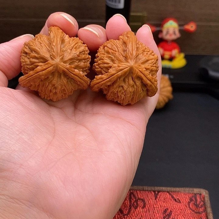 至***超把件文玩核桃白奔