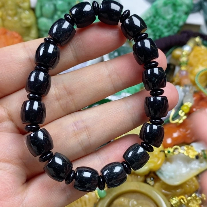 翡翠吊坠(赠链)未镶嵌