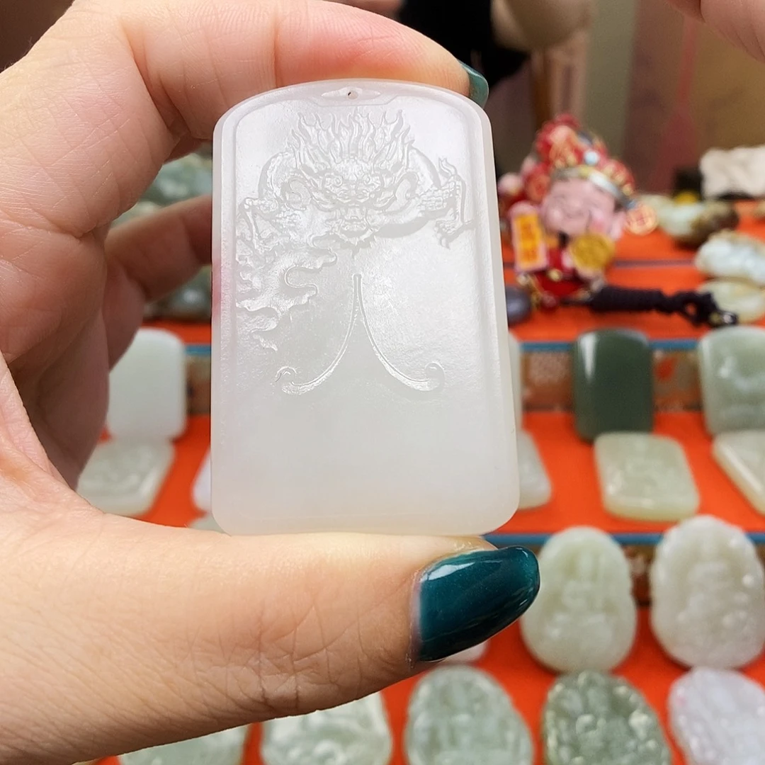 颈饰未镶嵌和田玉龍