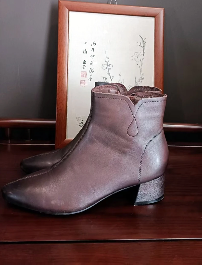 【京华苏艺】尖头真皮及踝短靴女鞋秋冬新款软底粗跟时尚显瘦-68605