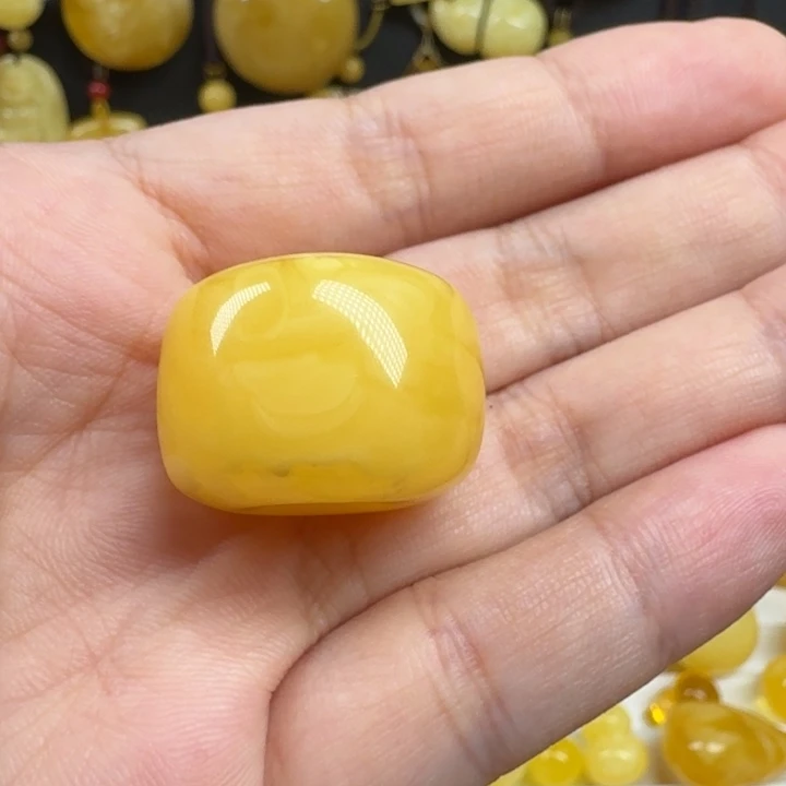 蜜蜡未镶嵌珠宝奇石