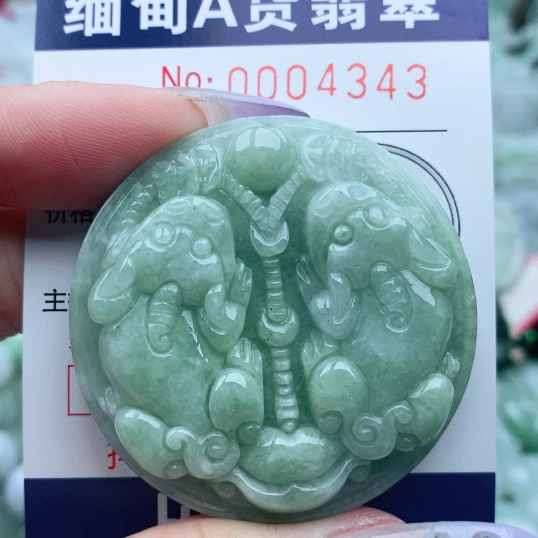 吊坠(不含链)未镶嵌翡翠
