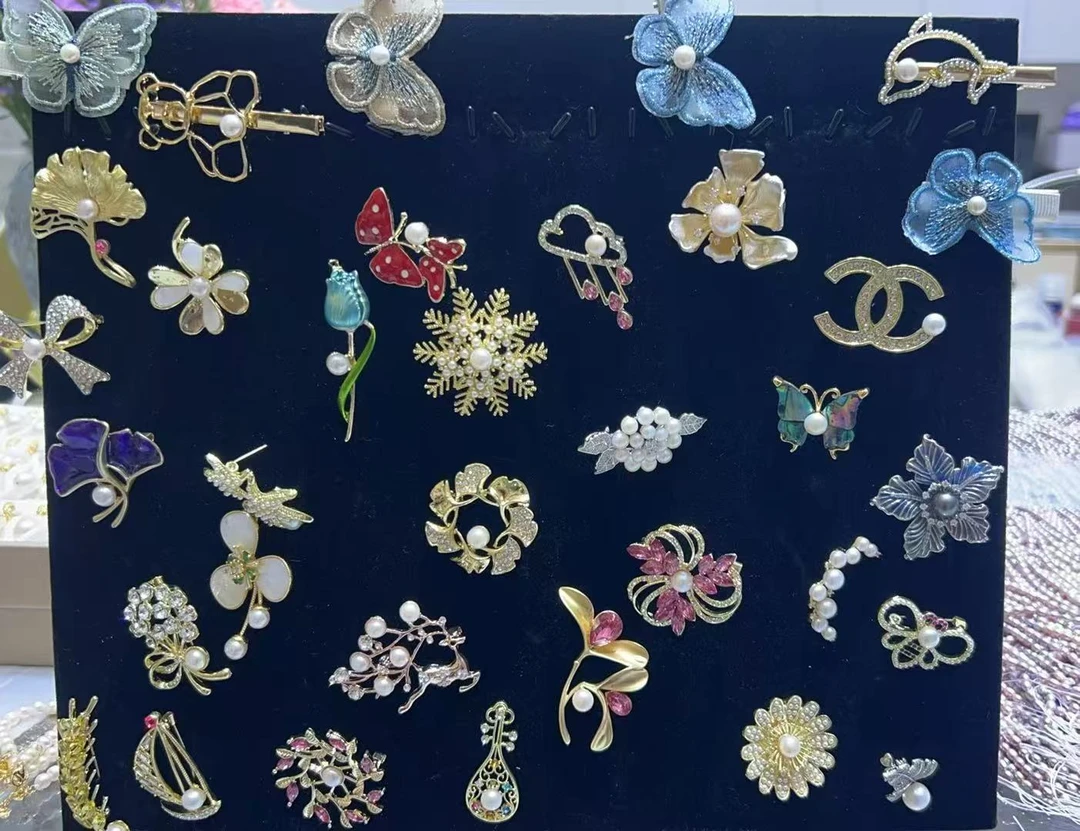 珍珠胸针款式随机