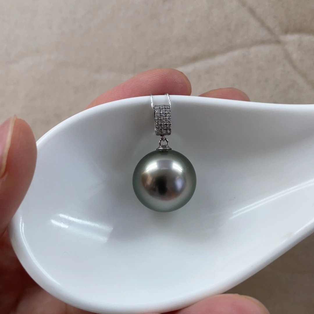 18K金镶嵌颈饰海水珍珠13.6mm