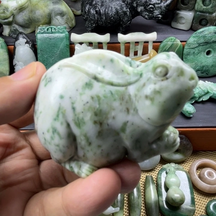 独山玉未镶嵌珠宝半成品