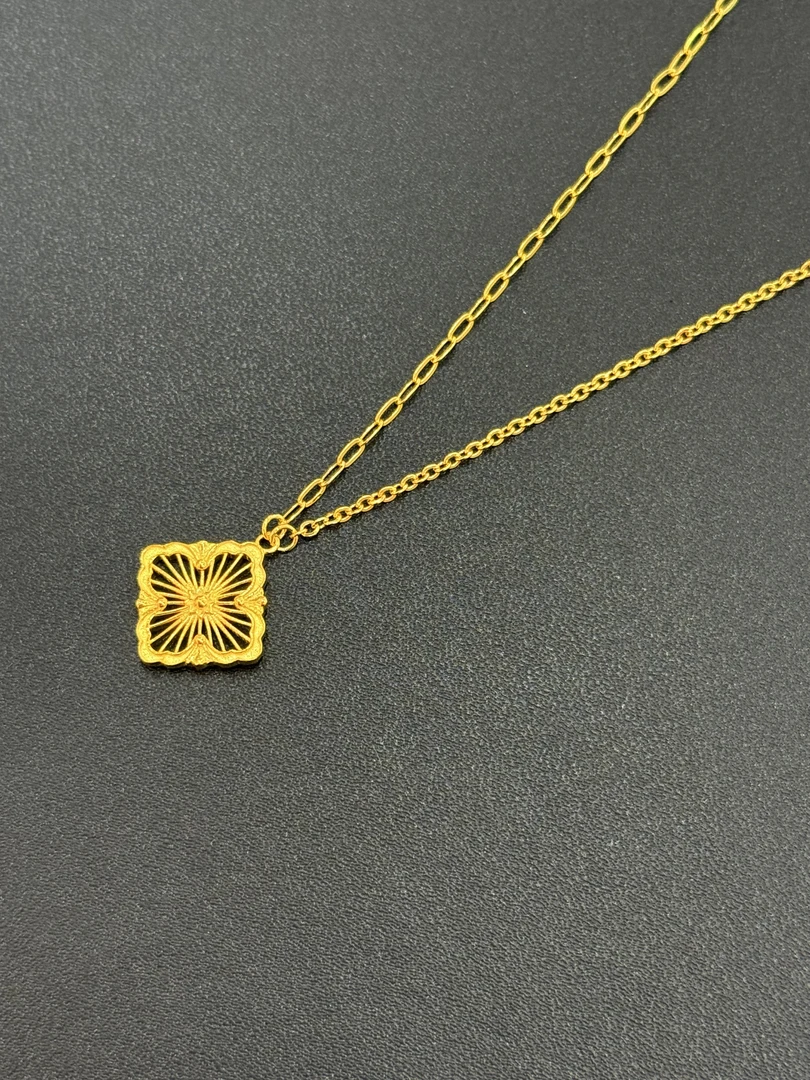 足银银制品 镀金银缕空四叶项链