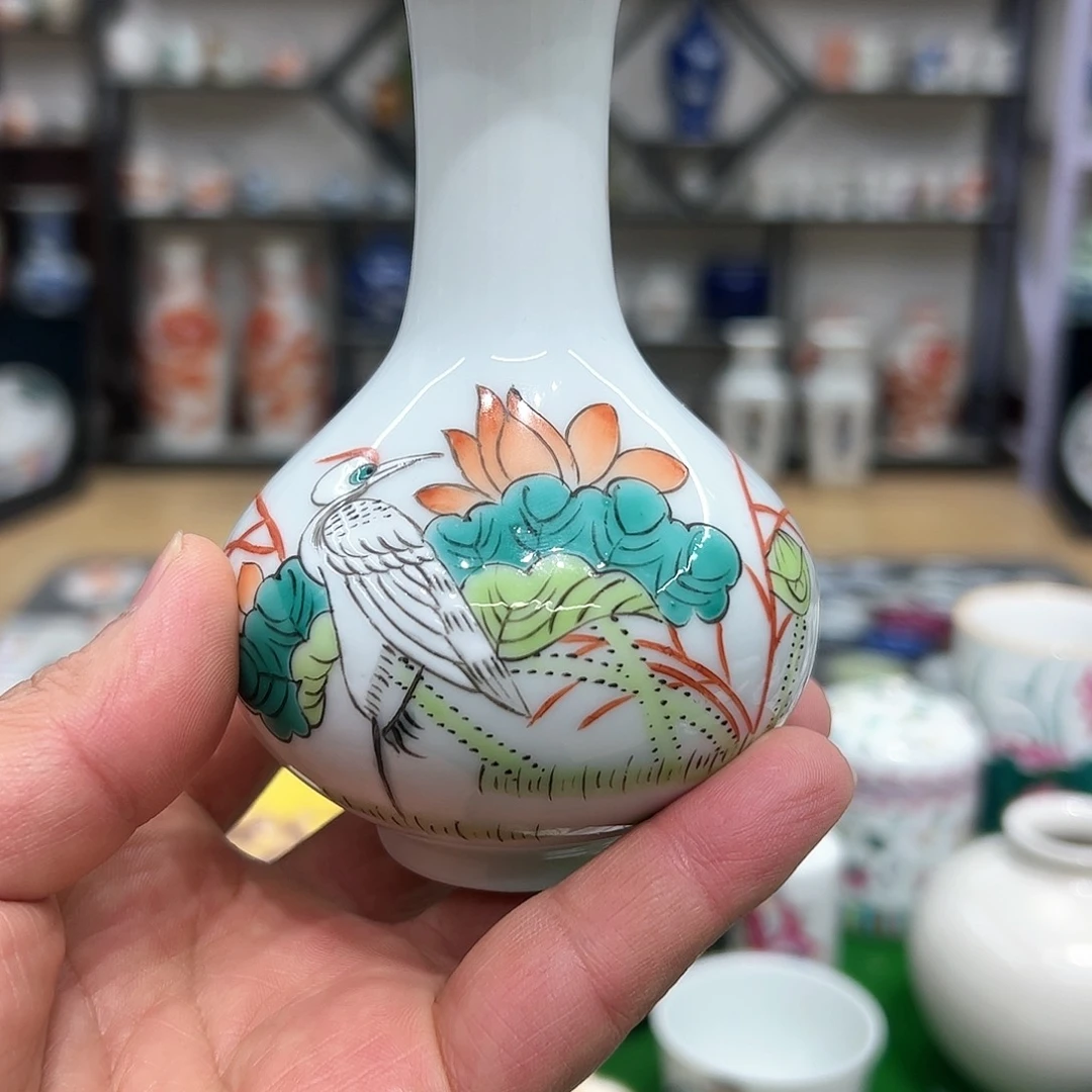 罐粉彩花鸟小瓶一只